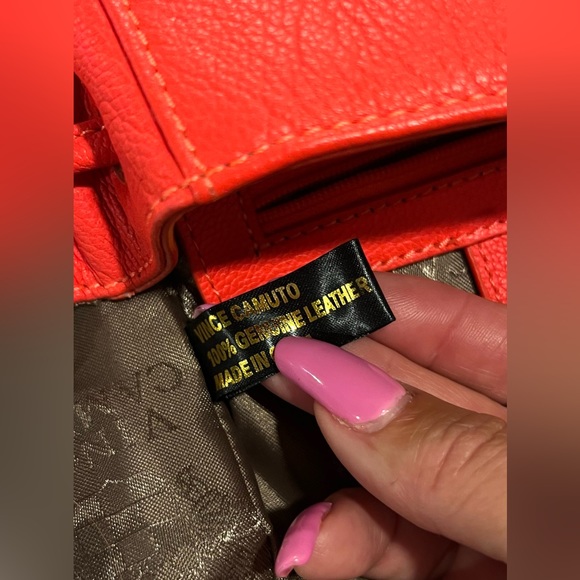 Vince Camuto neon red-orange bucket bag! This bag is In great condition,like new - Picture 8 of 16